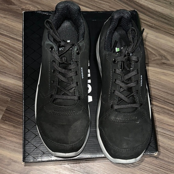 Black swirl sneaker with composite toe. - Picture 1 of 6